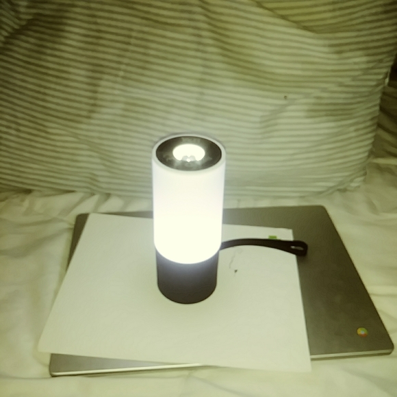 Bluetooth speaker/nightlight Ye!! - Picture 5 of 5